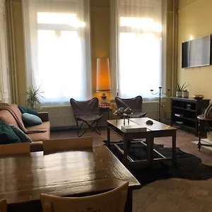 https://boomerang-hostel.hotelsghent.com